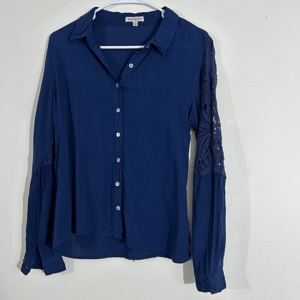 NAVIGATA Womens Top Blue Long Sleeve Button Down with Crochet Sleeves Medium‎